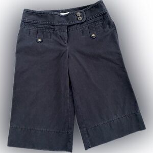 LOFT Marisa Bermuda Shorts Capris - Size 8 - Super Cute!